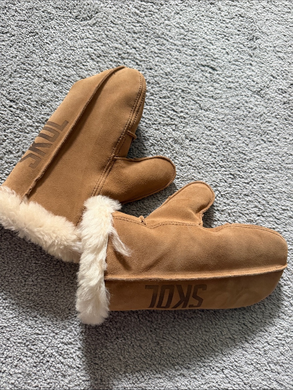 MN Vikings SKOL Minnetonka Brand Lined Mittens
